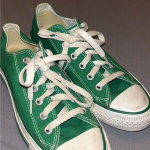 Classic Low-Top Green Canvas Sneakers with White Laces